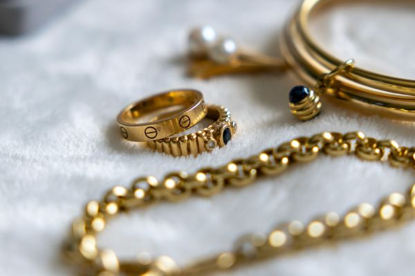 Top tips for designing personalized jewelry with charms